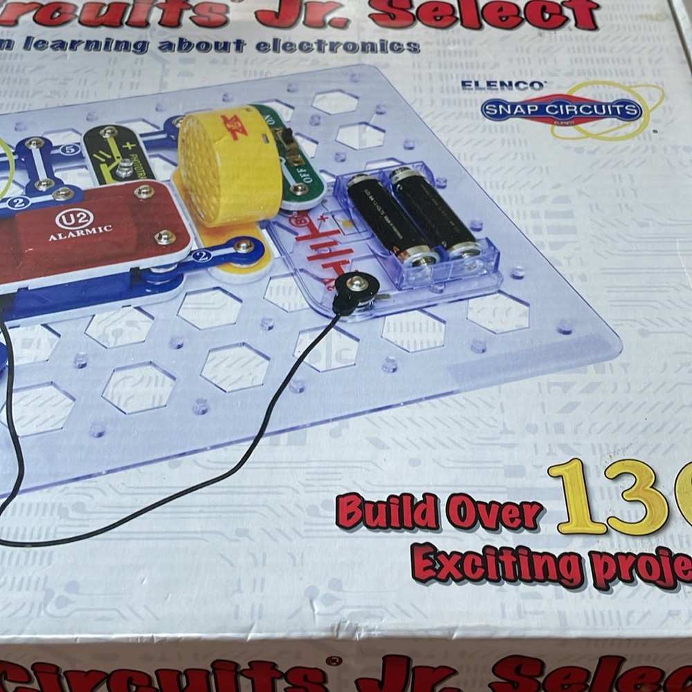 Snap Circuits Jr. Select - Electronic Project Set Build Over 130 Projects - Picture 5 of 10